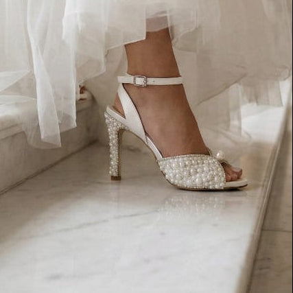Wedding shoes with pearl-covered stiletto heel 10cm and sparkling trim